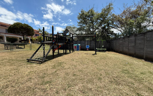 Remate Bancario!!! Oportunidad de Hermosa Casa en Exclusivo Condominio en San Vicente de Moravia COD 146414