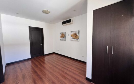 Apartamento En Venta En Santa Ana Centro Con Balcón Y Amenidades de Lujo. Cod. 147161