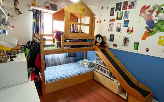 Venta de casa de 2 niveles. Cerca del Mall de la Ribera(Belén) Con cuarto de servicio en primer nivel + (3hab-2.5 baños-2 parqueos) Cod. 146349