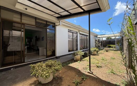 Edificio En Venta En San Pedro Montes De Oca Con Amplio Parqueo Y Ubicación Estratégica cod.147429