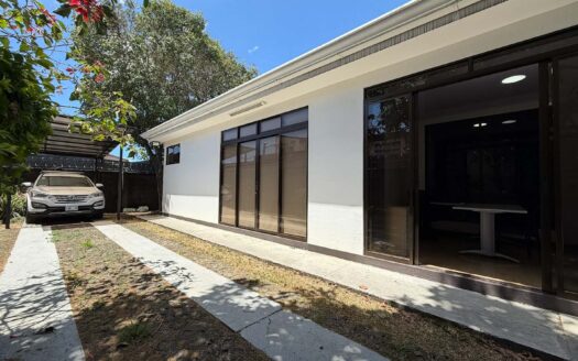 Edificio En Venta En San Pedro Montes De Oca Con Amplio Parqueo Y Ubicación Estratégica cod.147429