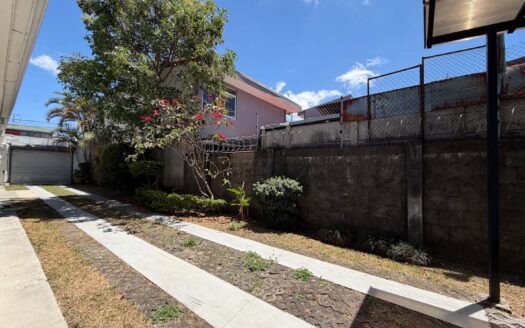 Edificio En Venta En San Pedro Montes De Oca Con Amplio Parqueo Y Ubicación Estratégica cod.147429
