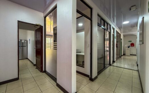 Edificio En Venta En San Pedro Montes De Oca Con Amplio Parqueo Y Ubicación Estratégica cod.147429