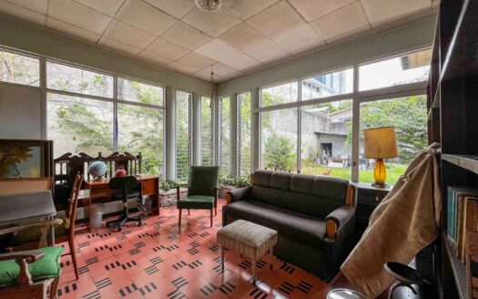 Casa en venta en Barrio Francisco Peralta con uso mixto y amplio terreno COD#C146710