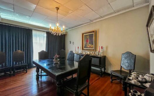 Casa en venta en Barrio Francisco Peralta con uso mixto y amplio terreno COD#C146710