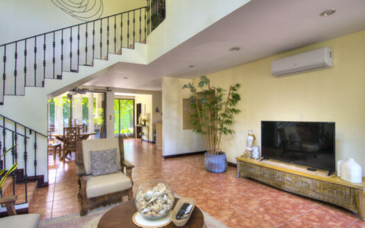 🌊 Casa Frente al Mar en Venta en Jacó | 4 Habitaciones | Piscina Privada | Comunidad La Flor Cod.146779