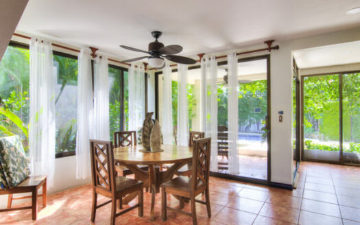 🌊 Casa Frente al Mar en Venta en Jacó | 4 Habitaciones | Piscina Privada | Comunidad La Flor Cod.146779