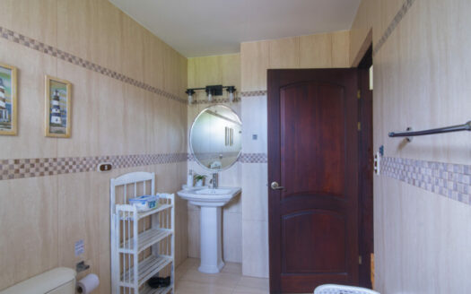 🌊 Casa Frente al Mar en Venta en Jacó | 4 Habitaciones | Piscina Privada | Comunidad La Flor Cod.146779