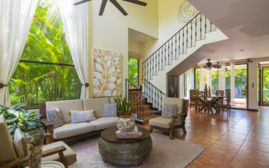 🌊 Casa Frente al Mar en Venta en Jacó | 4 Habitaciones | Piscina Privada | Comunidad La Flor Cod.146779