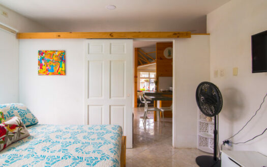 🌴 Condo cerca de la playa en Jacó con mezzanine – Amueblado y rebajado a $119,000