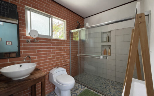 Casa de 2 Plantas, Con Iluminación Natural, en Residencial con Amplia Zona Verde COD 146190