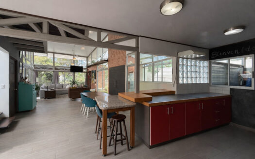 Venta de Propiedad con Uso de Suelo Mixto, Ubicada en Zona Comercial, Ideal Para Inversión o Desarrollo, en Llorente de Tibás COD 146288