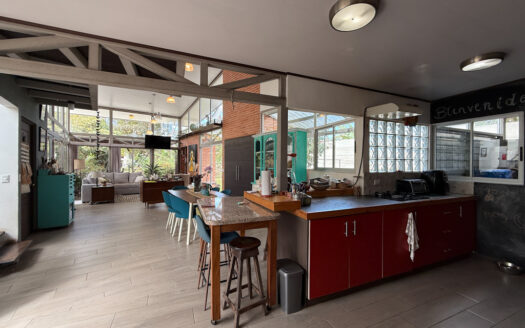 Casa de 2 Plantas, Con Iluminación Natural, en Residencial con Amplia Zona Verde COD 146190