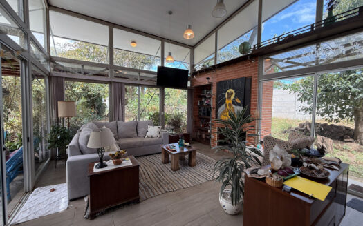 Venta de Propiedad con Uso de Suelo Mixto, Ubicada en Zona Comercial, Ideal Para Inversión o Desarrollo, en Llorente de Tibás COD 146288