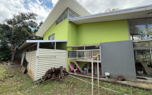 Casa de 2 Plantas, Con Iluminación Natural, en Residencial con Amplia Zona Verde COD 146190