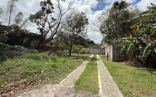 Casa de 2 Plantas, Con Iluminación Natural, en Residencial con Amplia Zona Verde COD 146190