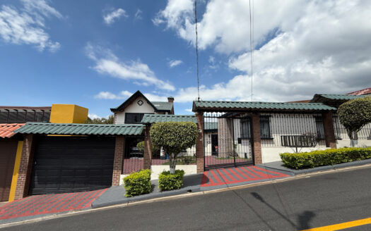 Venta de Hermosa Casa en Residencial Tranquilo y Seguro, muy Cerca del Centro de Coronado COD 147529