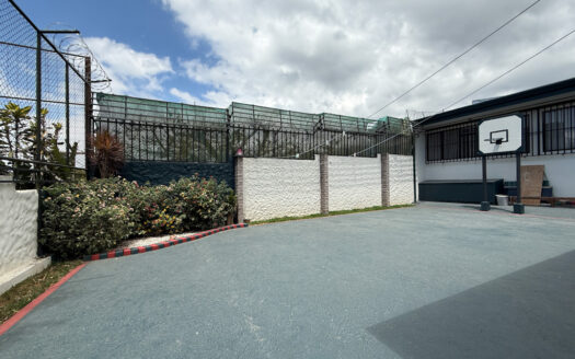 Venta de Hermosa Casa en Residencial Tranquilo y Seguro, muy Cerca del Centro de Coronado COD 147529