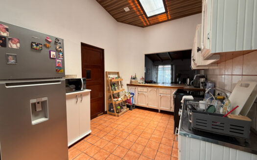 Venta de Casa de una Planta, Cerca de Novacentro, Guadalupe COD 147378