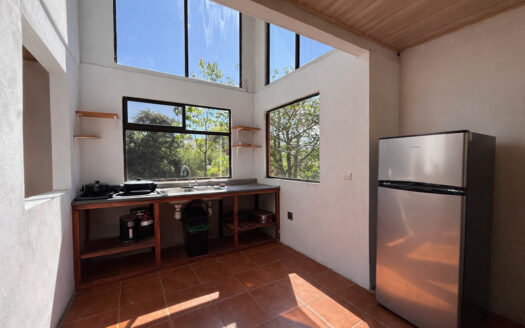 Hermosa Propiedad de Montaña de 4.565 m2, con 3 Cabañas y con paso del Río Agra, en la Zona de Dulce Nombre de Coronado COD 147092