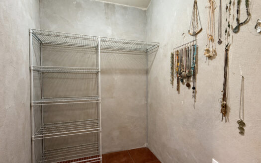 Hermosa Propiedad de Montaña de 4.565 m2, con 3 Cabañas y con paso del Río Agra, en la Zona de Dulce Nombre de Coronado COD 147092