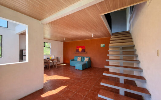 Hermosa Propiedad de Montaña de 4.565 m2, con 3 Cabañas y con paso del Río Agra, en la Zona de Dulce Nombre de Coronado COD 147092