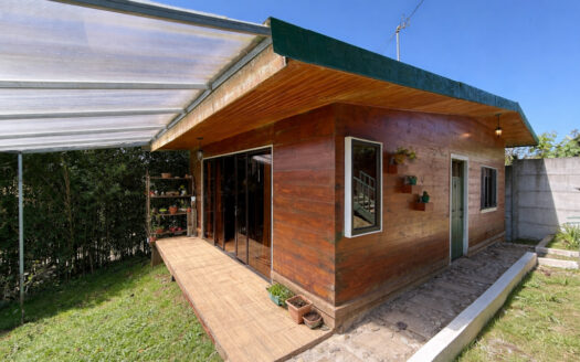 Hermosa Propiedad de Montaña de 4.565 m2, con 3 Cabañas y con paso del Río Agra, en la Zona de Dulce Nombre de Coronado COD 147092