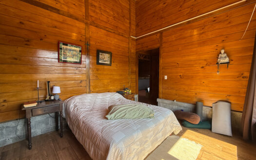 Hermosa Propiedad de Montaña de 4.565 m2, con 3 Cabañas y con paso del Río Agra, en la Zona de Dulce Nombre de Coronado COD 147092