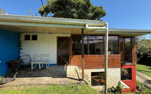 Hermosa Propiedad de Montaña de 4.565 m2, con 3 Cabañas y con paso del Río Agra, en la Zona de Dulce Nombre de Coronado COD 147092