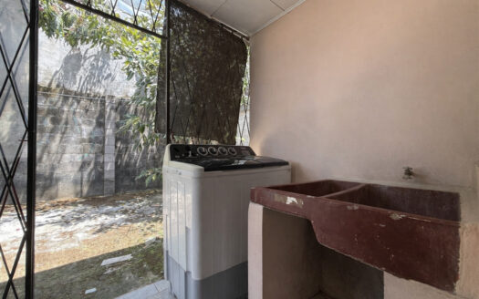 Casa Esquinera de una Planta en Residencial Saint Clare, San Vicente de Moravia COD 146448