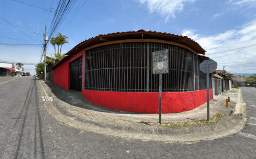 Casa Esquinera de una Planta en Residencial Saint Clare, San Vicente de Moravia COD 146448