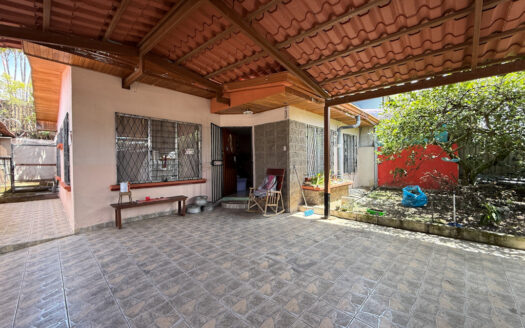 Casa Esquinera de una Planta en Residencial Saint Clare, San Vicente de Moravia COD 146448