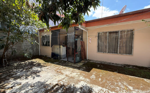 Casa Esquinera de una Planta en Residencial Saint Clare, San Vicente de Moravia COD 146448