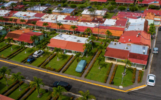 🌴 Condo cerca de la playa en Jacó con mezzanine – Amueblado y rebajado a $119,000