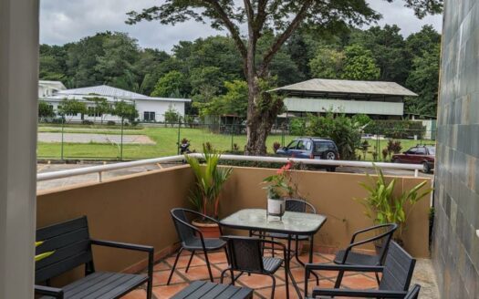 🌴 Condominio en Costa Linda Jacó – Primer piso con amplia terraza | Mejor precio $153.000 Cod. 146493