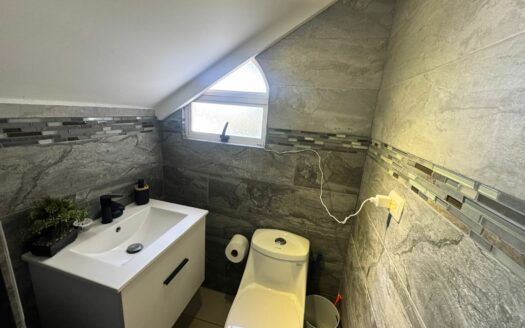 La Oportunidad de su casa cerca de todo está en Escazú, amplia, en Condominio de pocas casas. Cód 146388