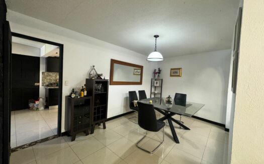 La Oportunidad de su casa cerca de todo está en Escazú, amplia, en Condominio de pocas casas. Cód 146388