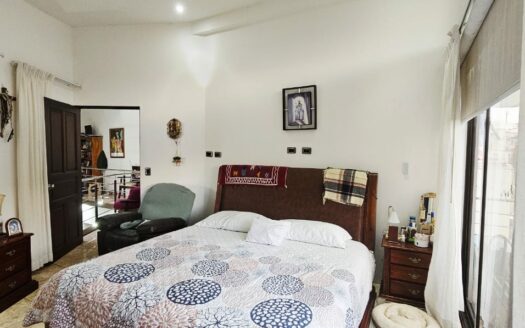 Casa En Venta En Condominio Botánica, Alajuela, Diseño Moderno y Habitación Completa En Planta Baja. COD. 146846