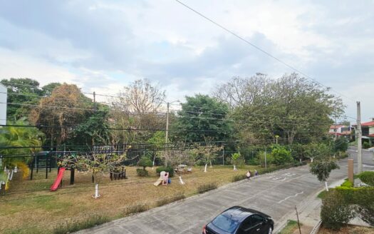 Casa En Venta En Condominio Botánica, Alajuela, Diseño Moderno y Habitación Completa En Planta Baja. COD. 146846