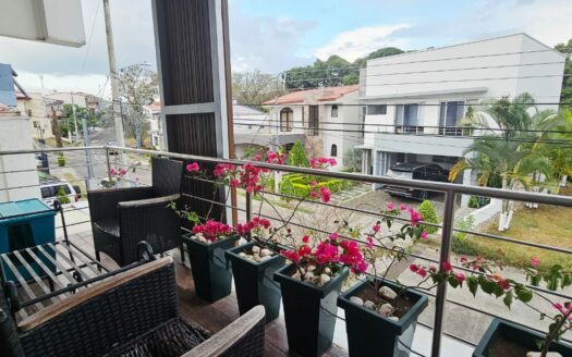 Casa En Venta En Condominio Botánica, Alajuela, Diseño Moderno y Habitación Completa En Planta Baja. COD. 146846