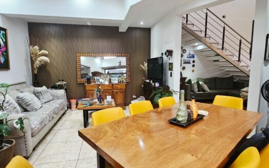 Casa En Venta En Condominio Botánica, Alajuela, Diseño Moderno y Habitación Completa En Planta Baja. COD. 146846