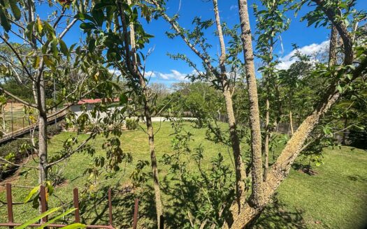 Casa en Venta en La Garita de Alajuela con Quinta de 3.017 m² y 2 Apartamentos.cod.146582