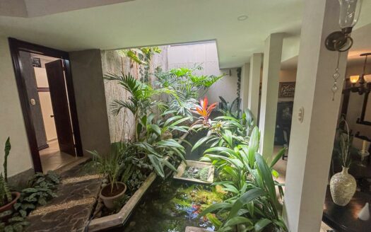 Casa en Venta en La Garita de Alajuela con Quinta de 3.017 m² y 2 Apartamentos.cod.146582