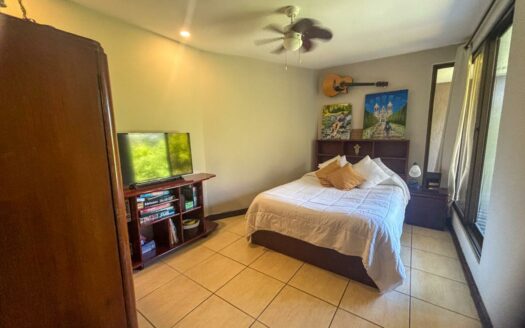 Casa en Venta en La Garita de Alajuela con Quinta de 3.017 m² y 2 Apartamentos.cod.146582