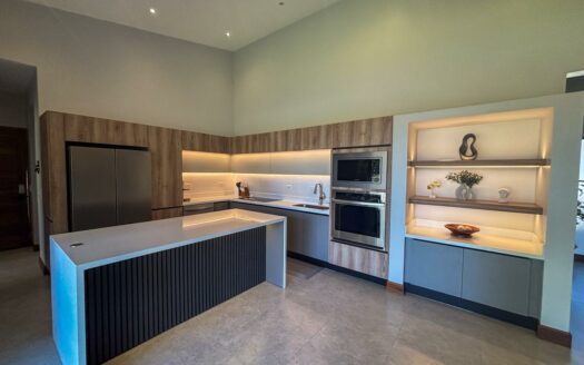 Casa en Venta en Hacienda Los Reyes, La Guácima – Amplio Lote de 930 m².cod.146554