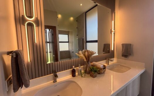 Casa en Venta en Hacienda Los Reyes, La Guácima – Amplio Lote de 930 m².cod.146554