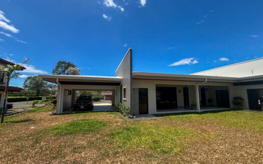 Casa en Venta en Hacienda Los Reyes, La Guácima – Amplio Lote de 930 m².cod.146554