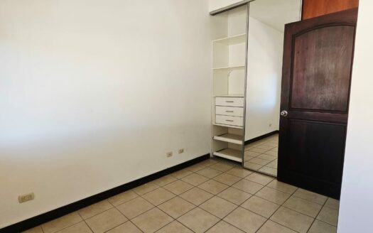 ¡OPORTUNIDAD! Casa En Venta de 3 Habitaciones En Condominio En Alajuela Centro en Primera Planta. COD. 146814