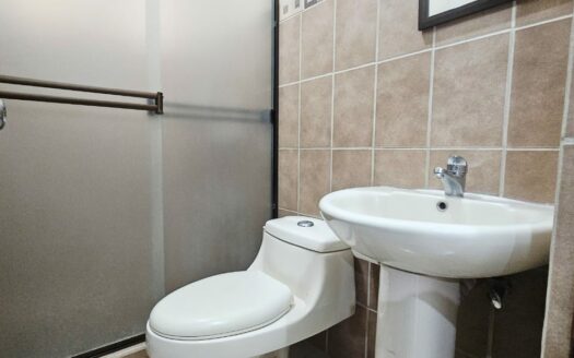 ¡OPORTUNIDAD! Casa En Venta de 3 Habitaciones En Condominio En Alajuela Centro en Primera Planta. COD. 146814