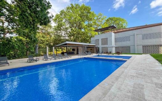 Apartamento En Venta En Jacó Con Vista Al Mar, Entrega Inmediata Y 2 Estacionamientos COD 146663